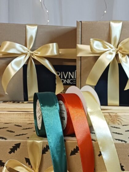 Stuha na vánoční balíčky